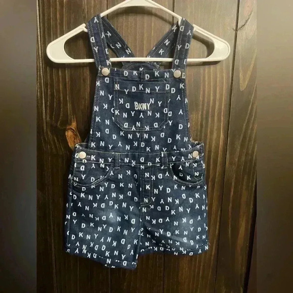 Kids DKNY COVERALL JEAN SHORTS-Size: 8 - Picture 2 of 4